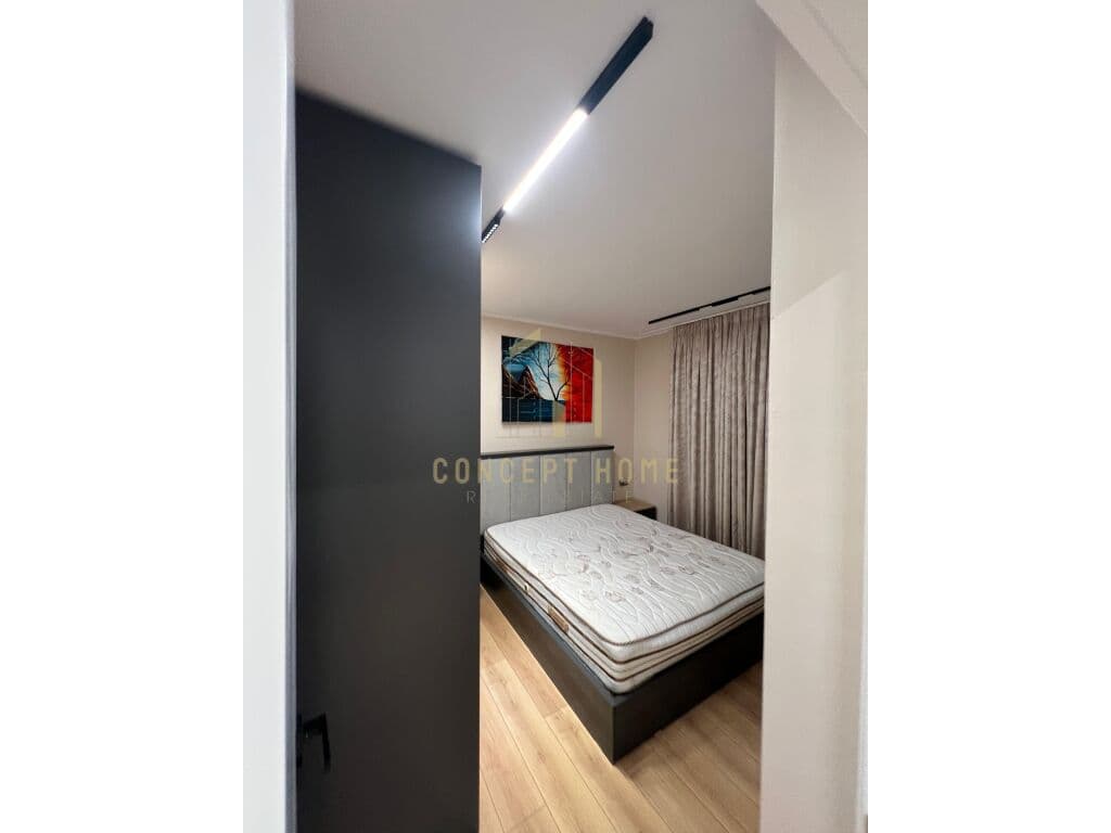 Jepet me qera 1+1 Tek Komuna e Parisit 3