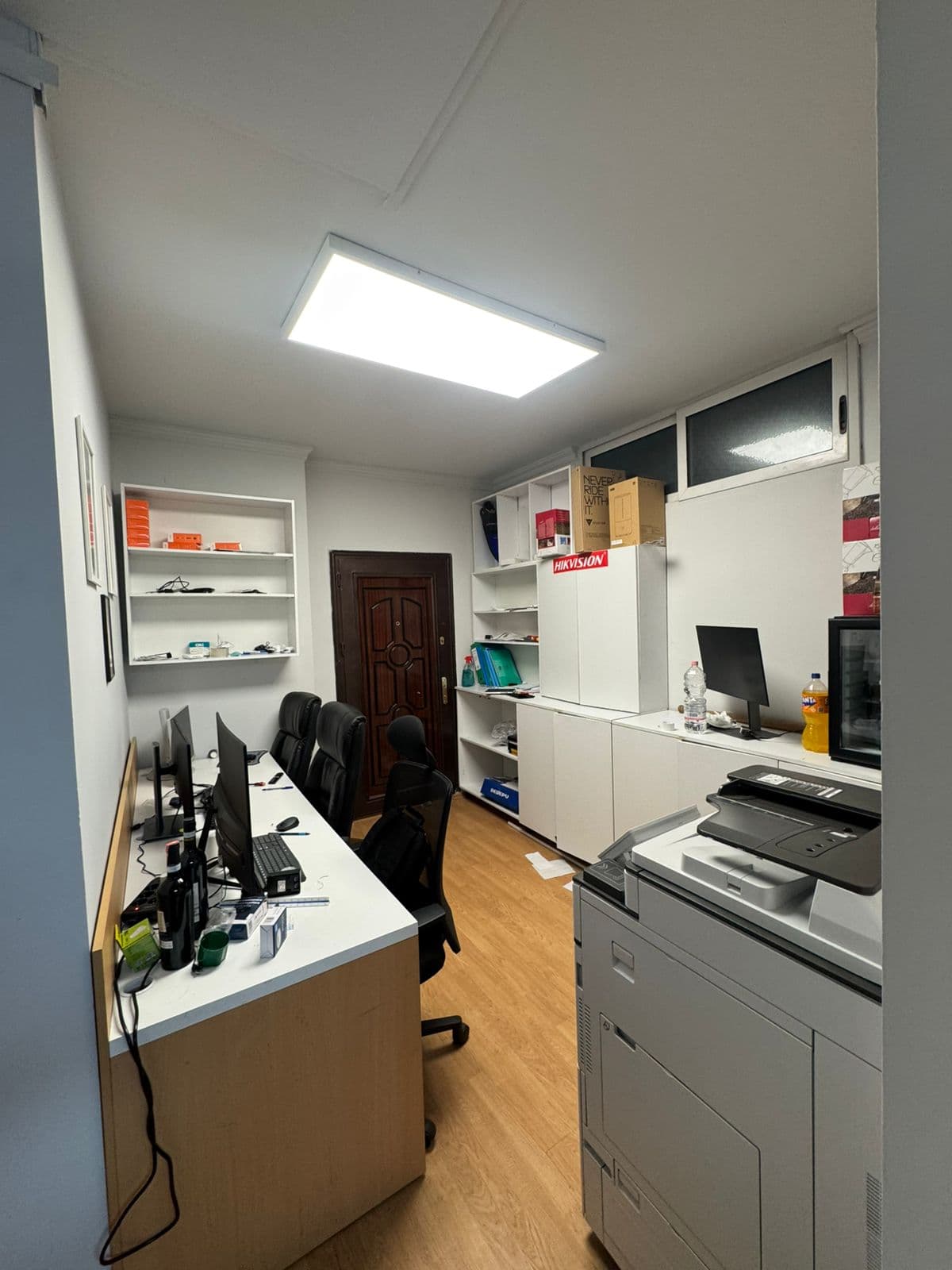 Dyqan 1+1 Me Qira në Komunën e Parisit, Tiranë - 400€ | 50 m² 2