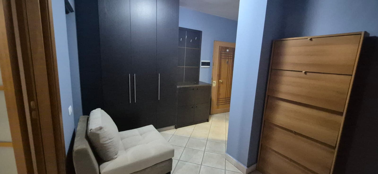 Jepet me qera apartamenti 2+1 te 21 Dhjetori 2