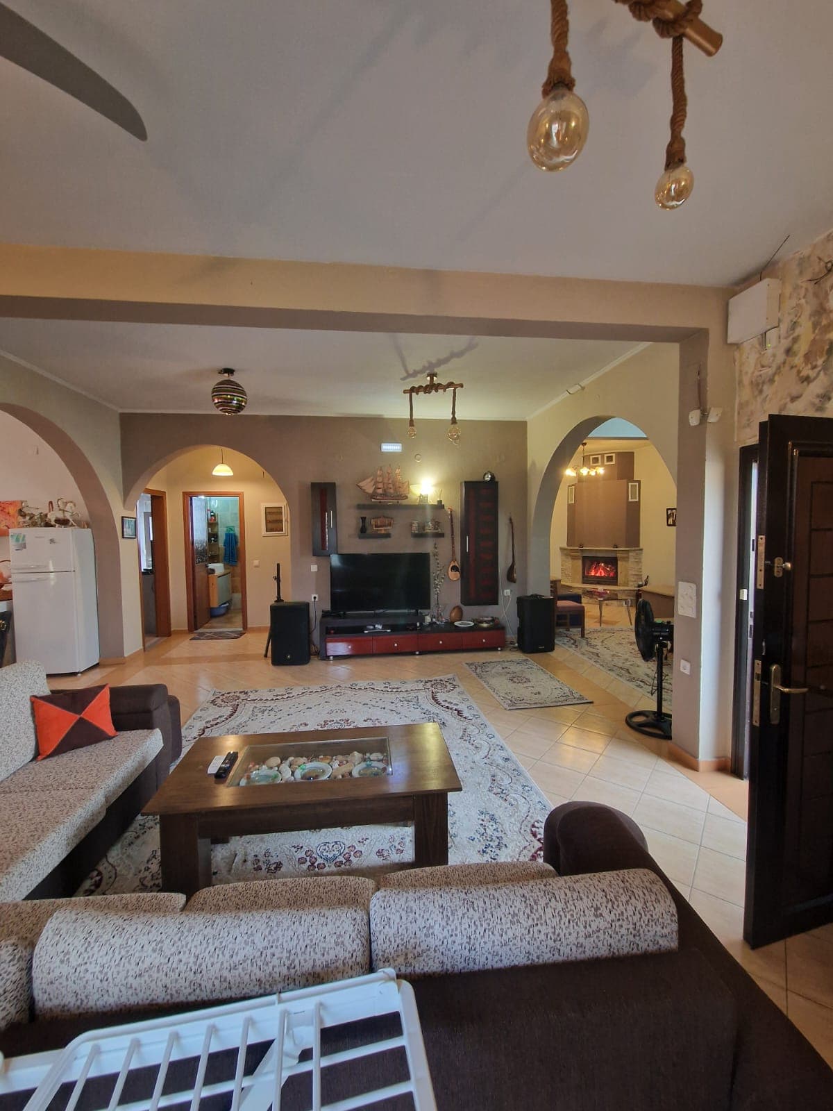 Shtëpi 2 kateshe Për Shitje prane ,Qendra Tregtare QTU,Univers City - 280,000€ | 230 m² 2