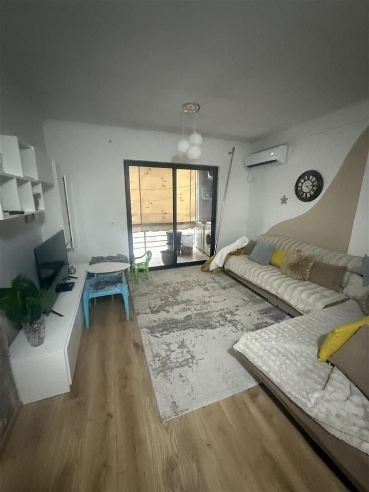 Shitet apartament 2+1 ne Yzberisht 2