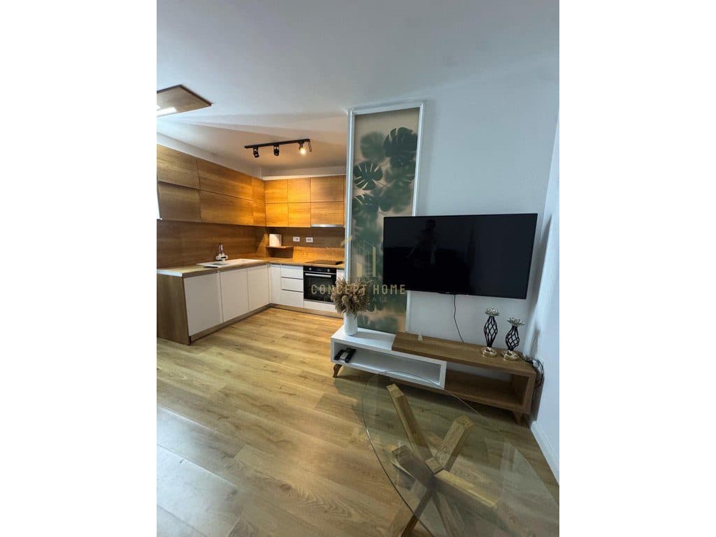 Apartament 2+1 me qera ne Kinostudio. 2