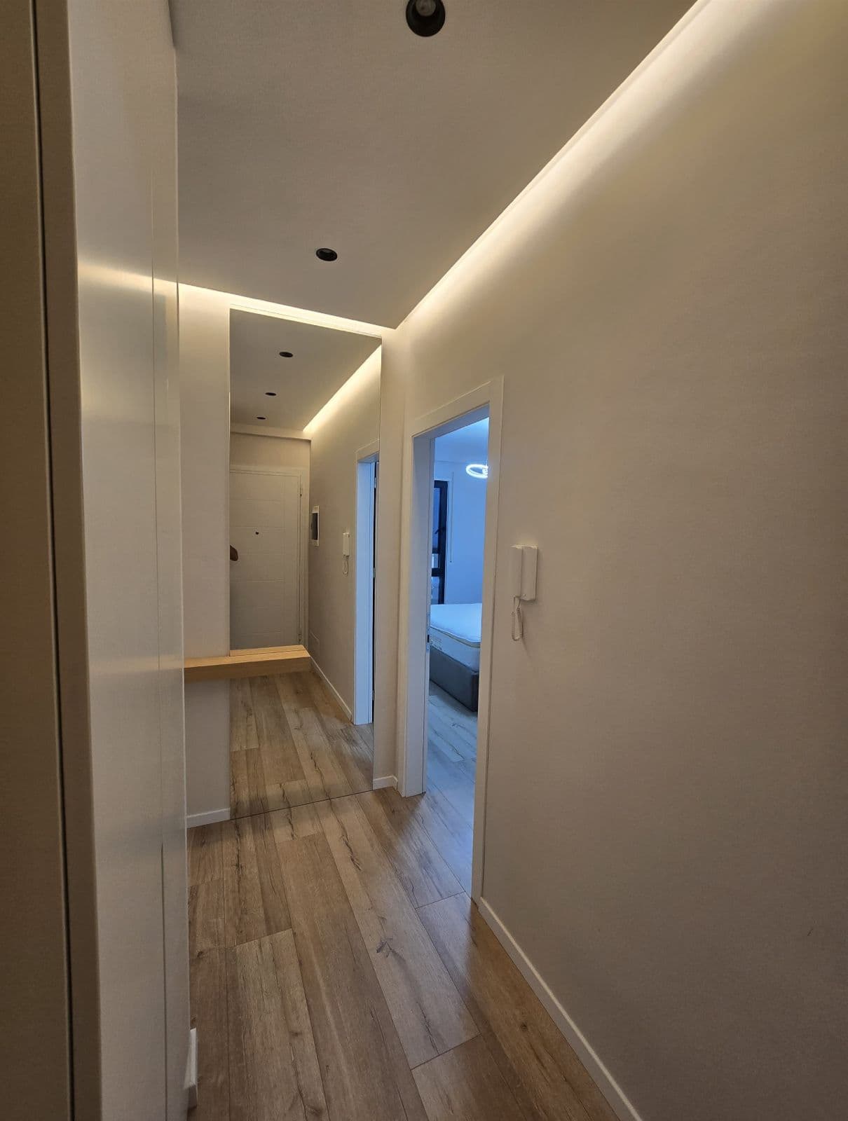 Shitet Apartamenti 2+1+2 ne Porcelan 4