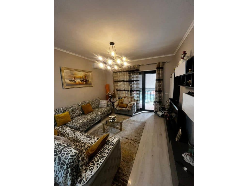Shitet Apartament 1+1 ne Astir