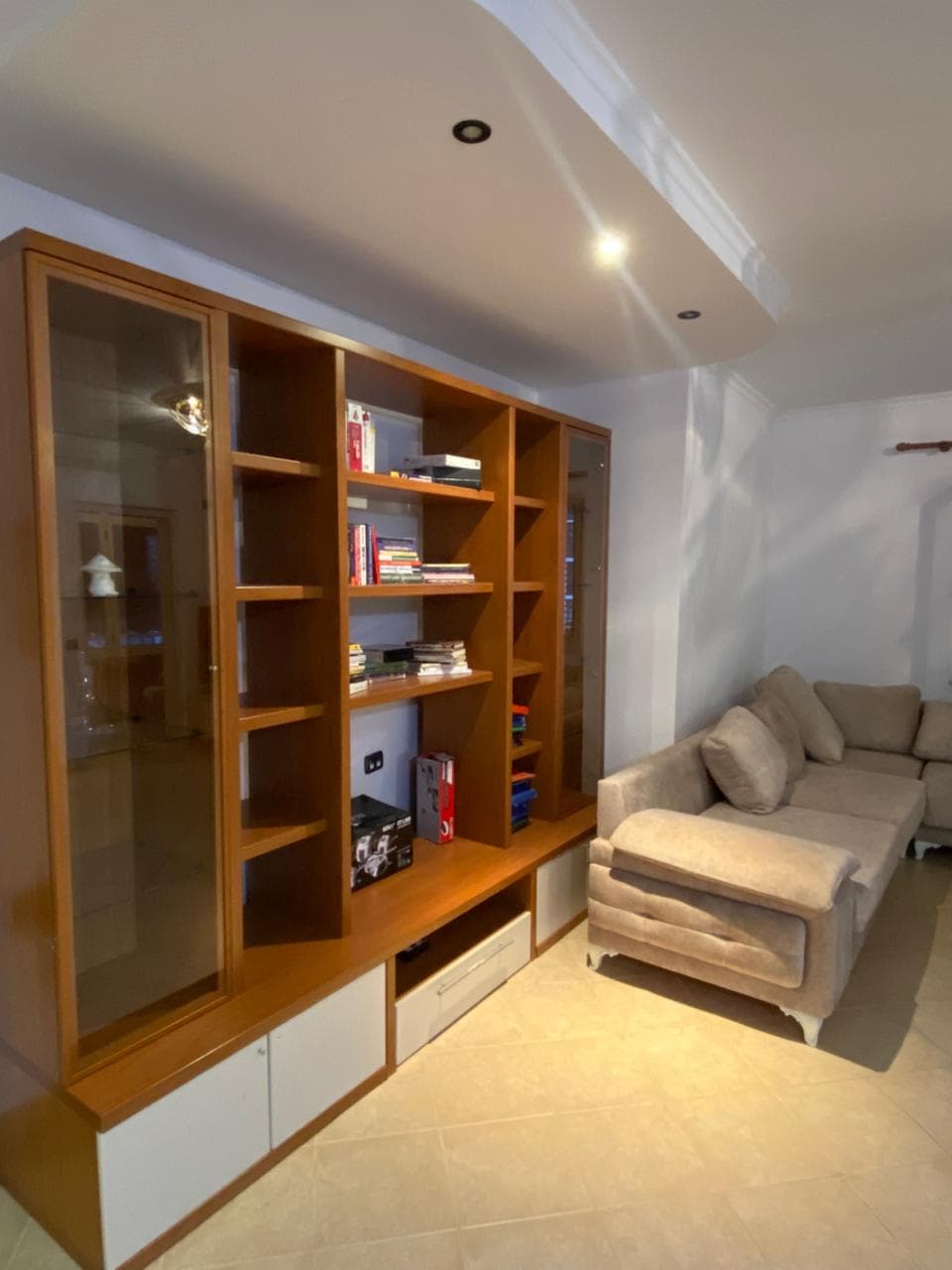 Jepet me qera apartament 2+1 tek Liqeni Artificial/80,000 leke 3