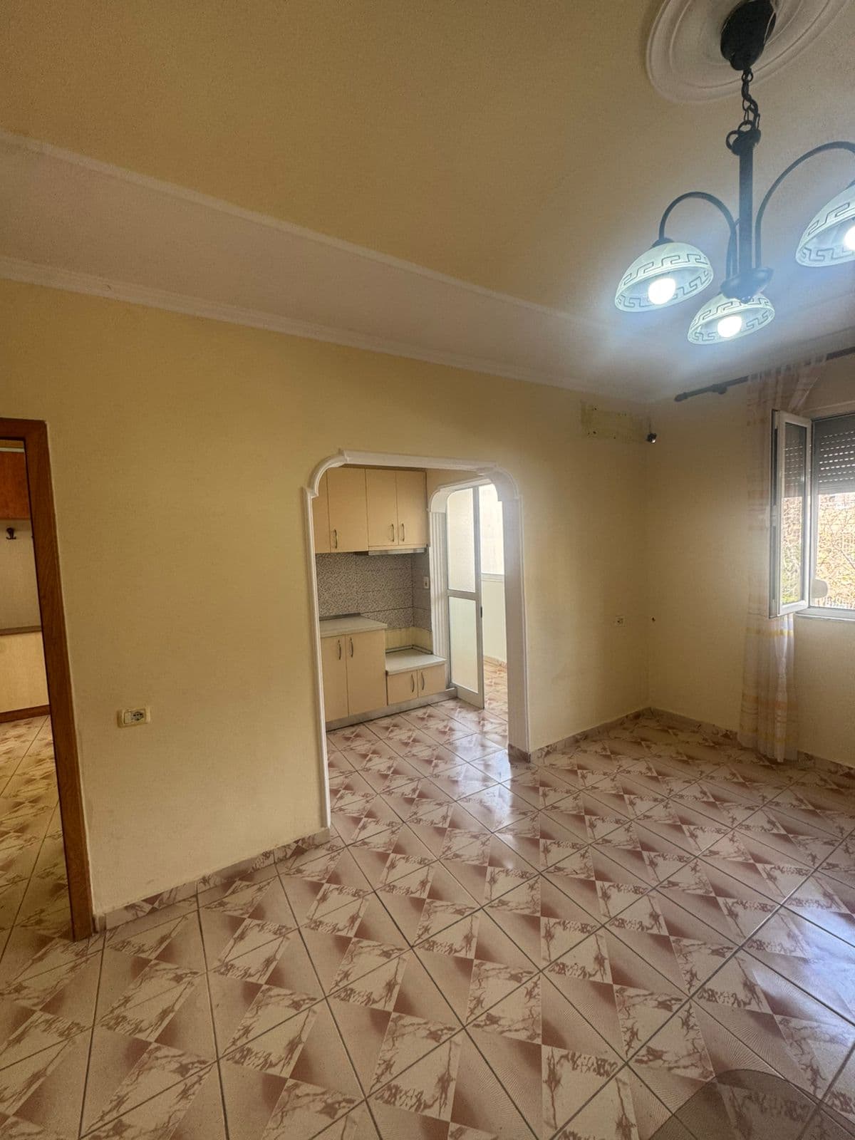 Shitet apartament 1+1 prane Deliorgjit/105.000€( 3