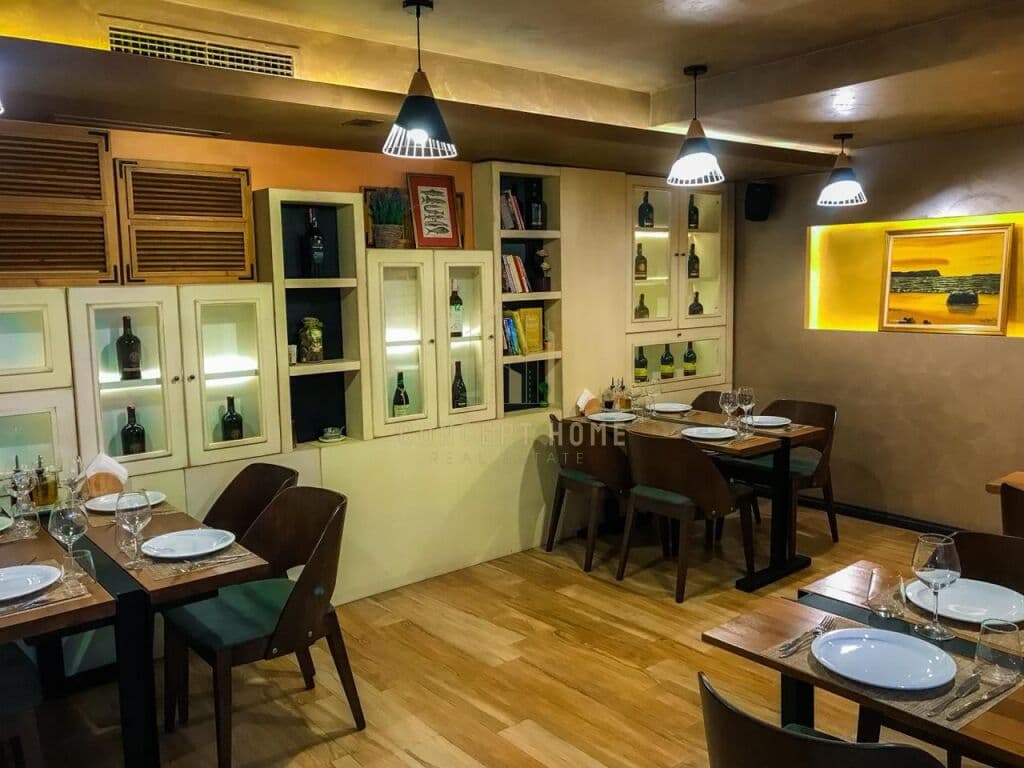 Jepet Restorant me qera tek Rruga e Durresit / 1500 euro