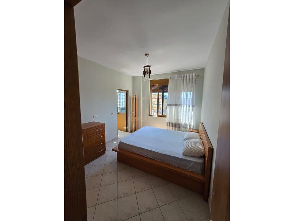 Jepet me qera Apartamenti 2+1 ne Qender 3