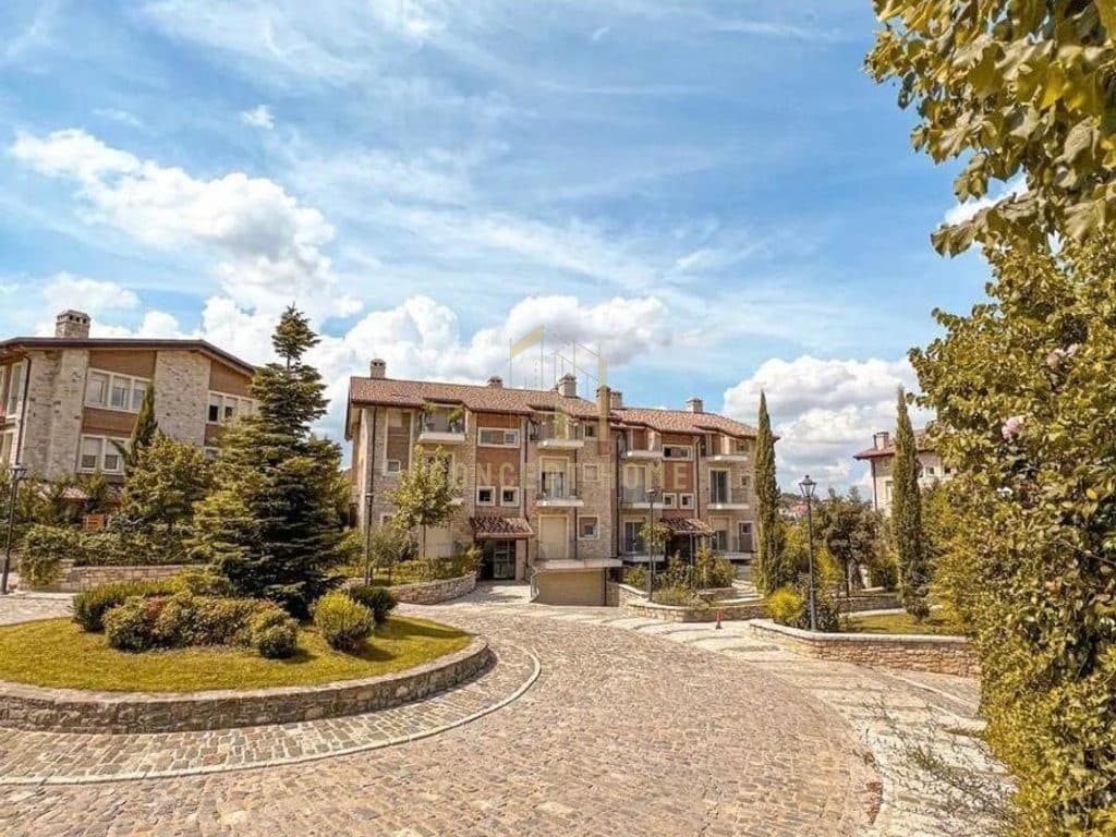 Jepet me qera apartament 2+1+2 tek Secret Garden (TEG)