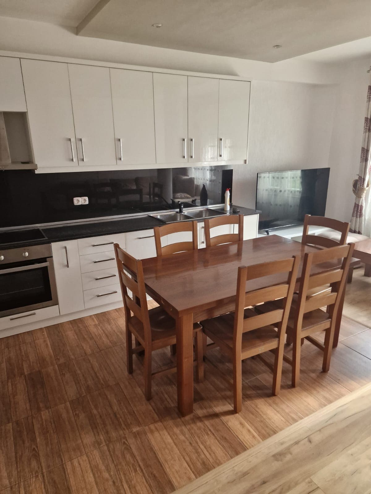 Apartament 2+1 me Qira në Rruga 5 Maji, Tiranë - 530€ | 100 m² 4
