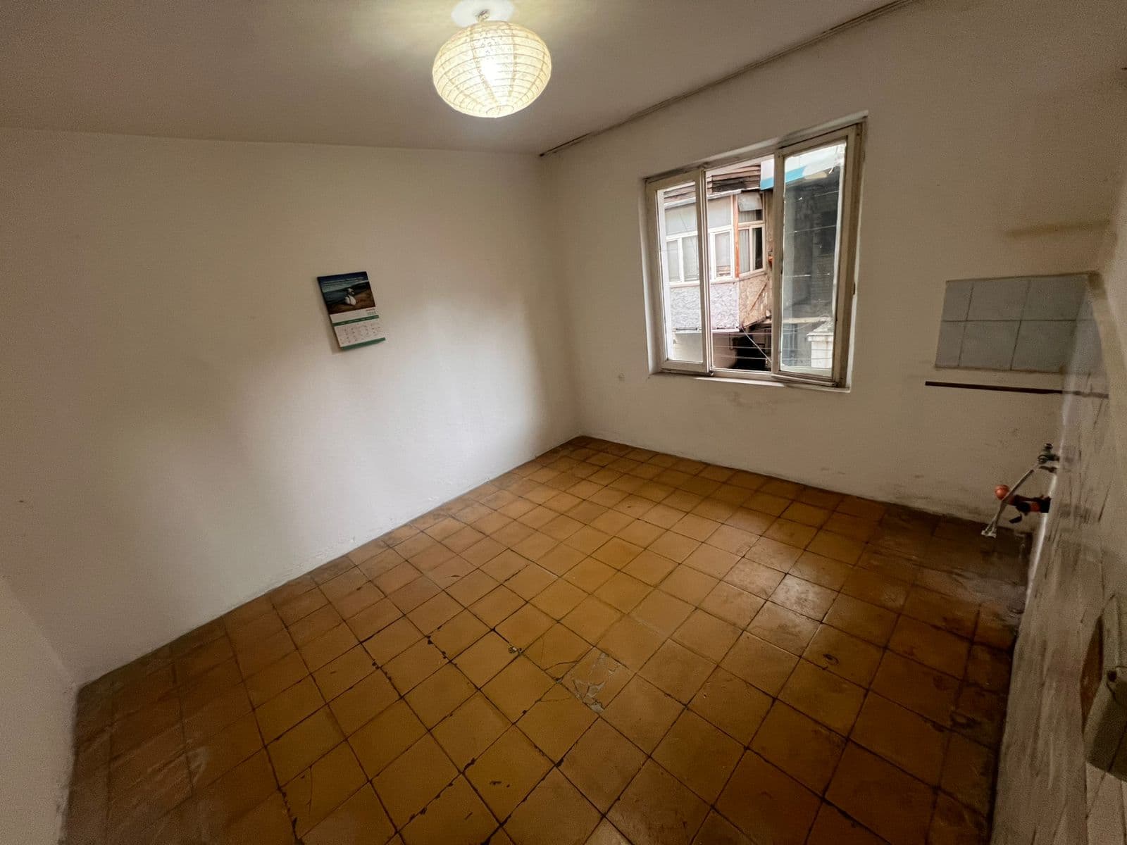 Shitet Apartament 1+1 tek 21 Dhjetori 2