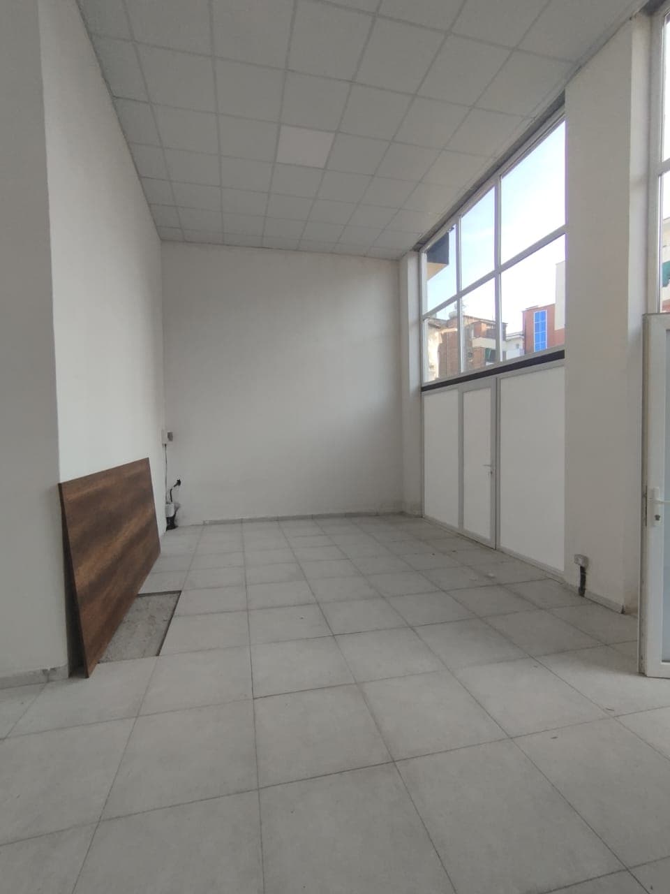 Jepet me qera ambient ne Kinostudio