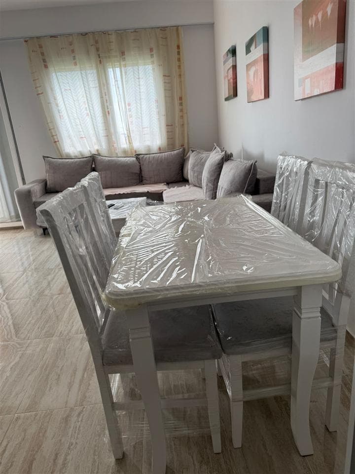 Jepet me qera apartament 1+1 Ne Kamez