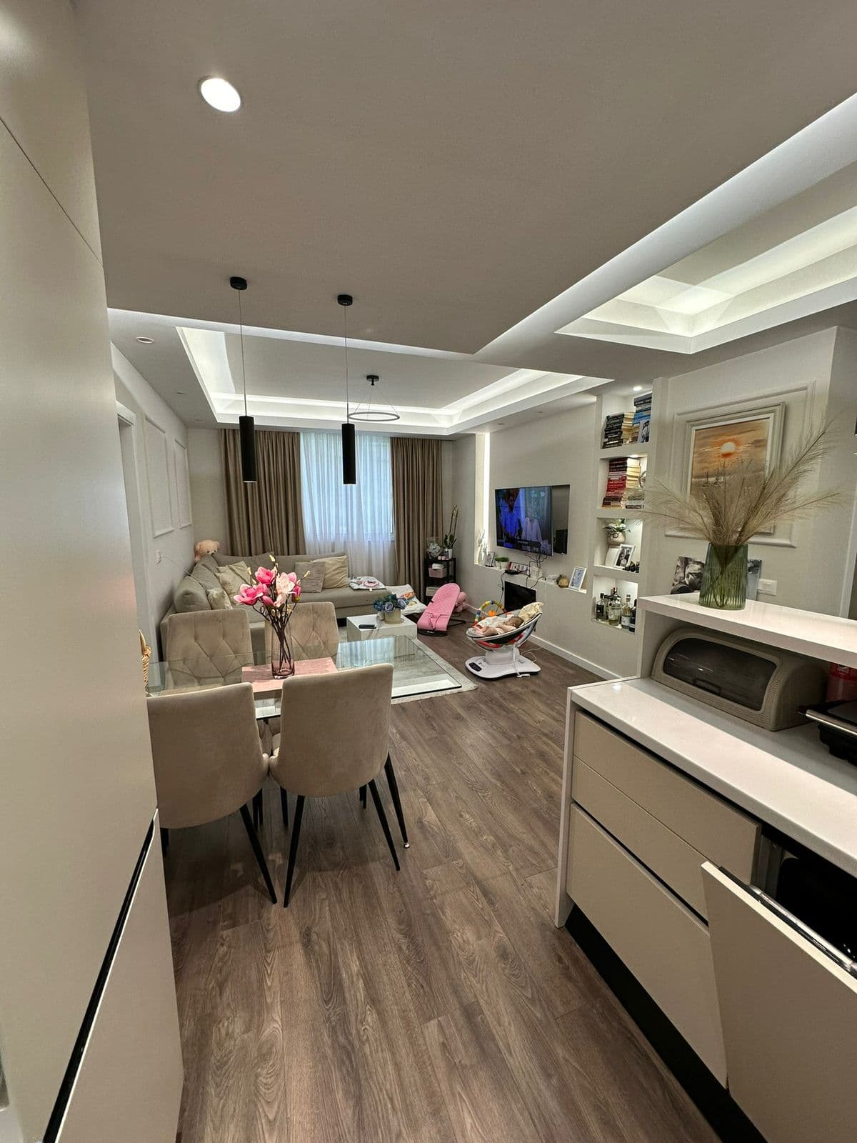 Shitet apartament 2+1+2 prane Kodres se Diellit- 185.000 euro