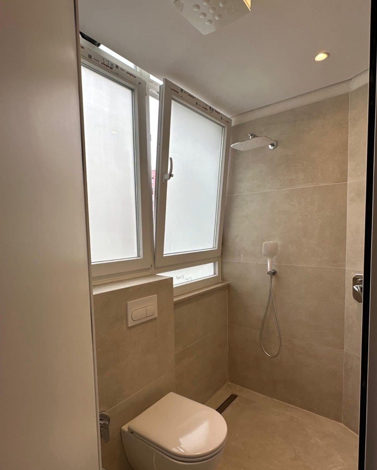 Jepet me qera apartament 3+1+2 Don Bosko. 3