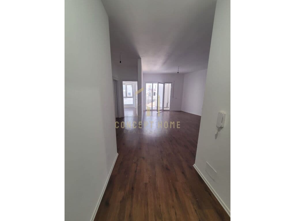 Shitet apartament 2+1 Rruga e Barikadave / 217.350 Euro