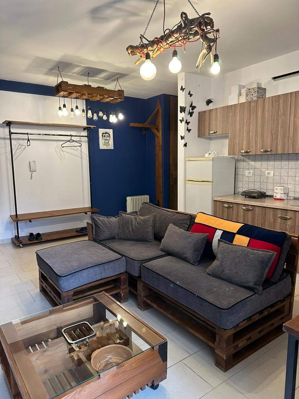 Jepet me qera Apartament 1+1 tek Kopshti Botanik 2