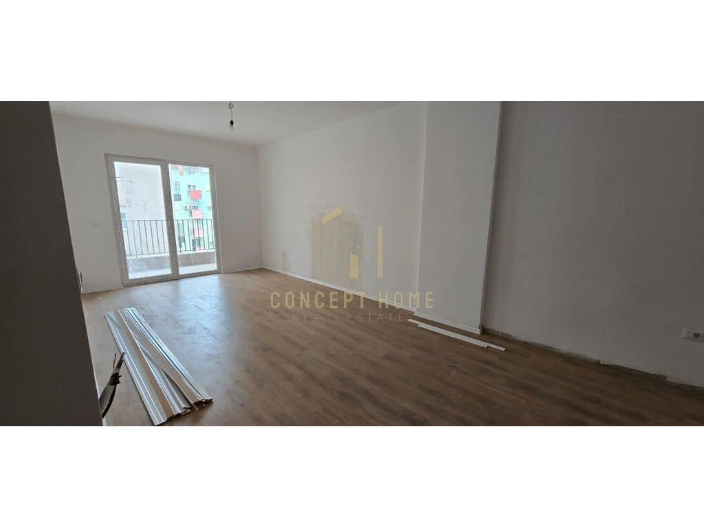 Shitet apartament 2+1 ne Laprake 3