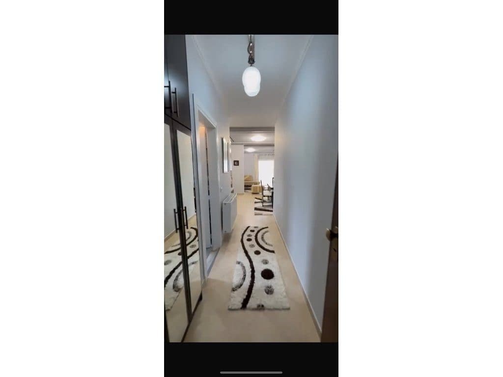 Jepet apartament me qera 2+1+post parkimi tek Kodra e Diellit
