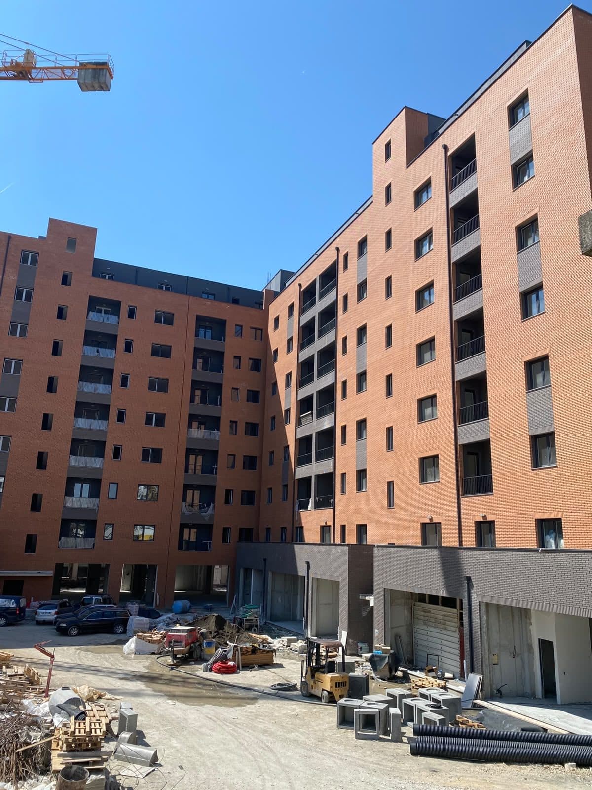 Shitet apartament 2+1+2 ne Kamez 3