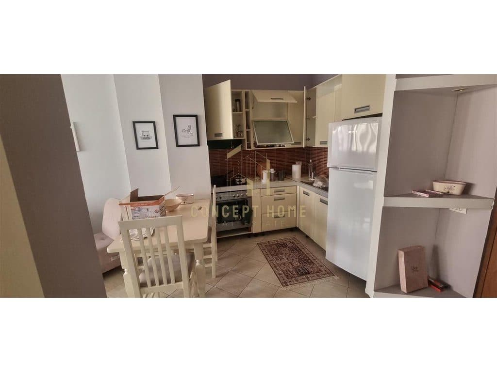 Jepet me qera apartament 1+1 prane Qendres(gjimnazi Partizani) 3