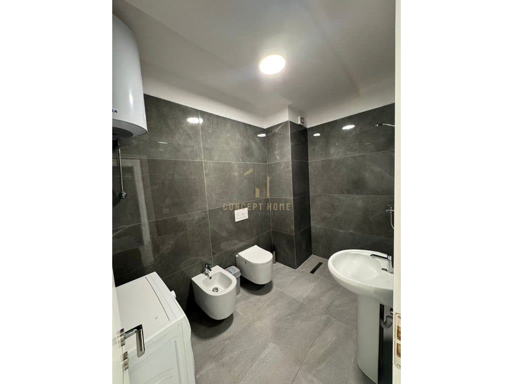 Jepet me qera apartamenti 2+1+2 ne Astir 2