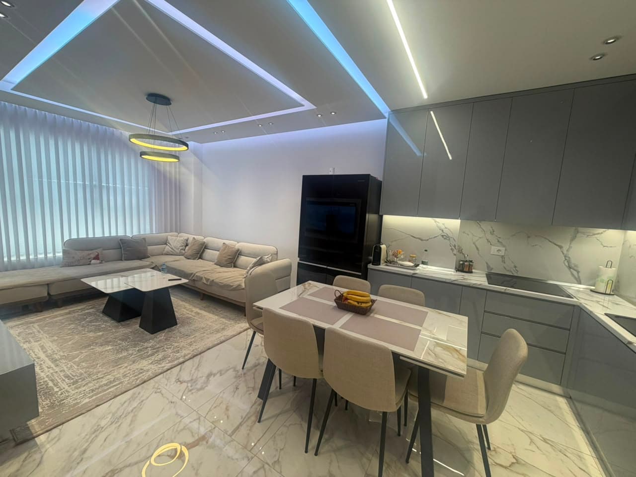 Shitet Apartament 2+1 ne Kamez 2