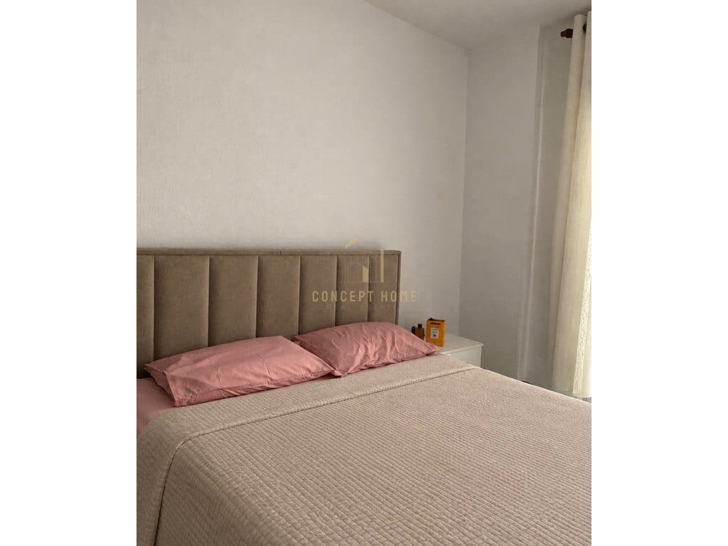 Jepet me qera apartament 1+1 te Rruga e Dibres. 4