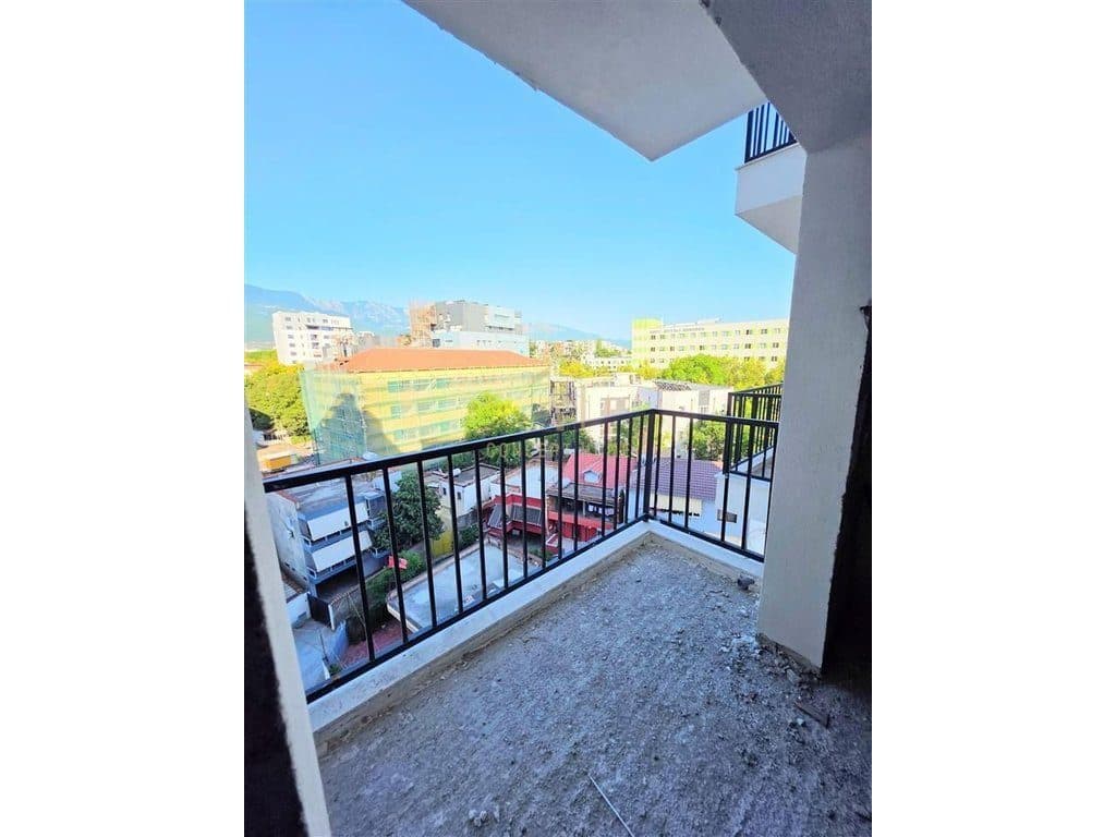 Shitet apartament 1+1 tek Rruga e Dibres 3
