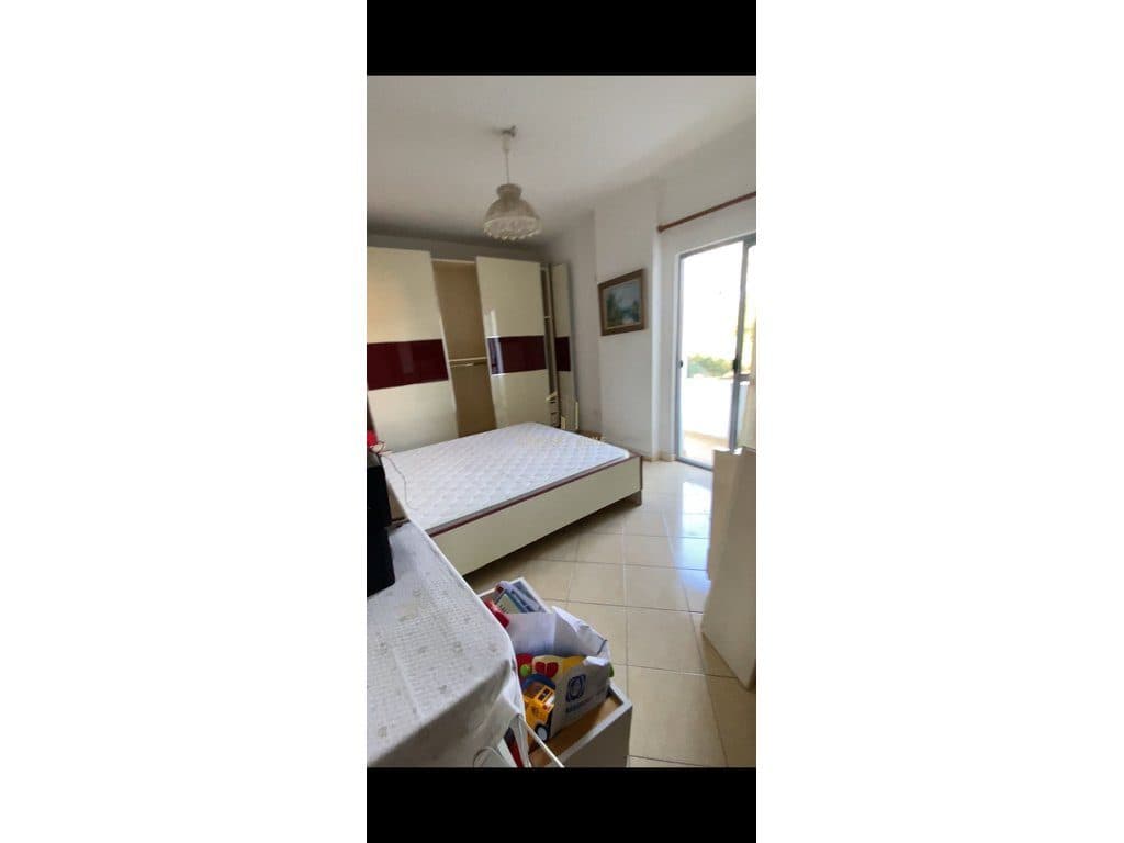 Jepet me qera apartament 2+1 tek Casa Italia 4
