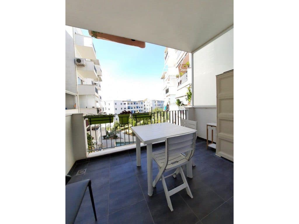 Jepet me qera Apartament 1+1 tek