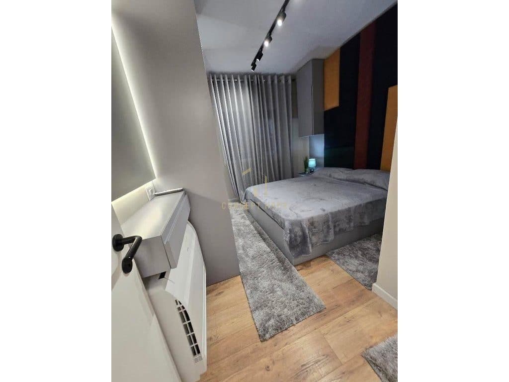 Jepet me qera apartament 2+1+2 tek Kodra e Diellit 1 4