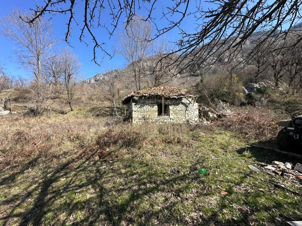 Tokë Për Shitje në Linzë, Tiranë - 90,000€ | 1200 m² 4