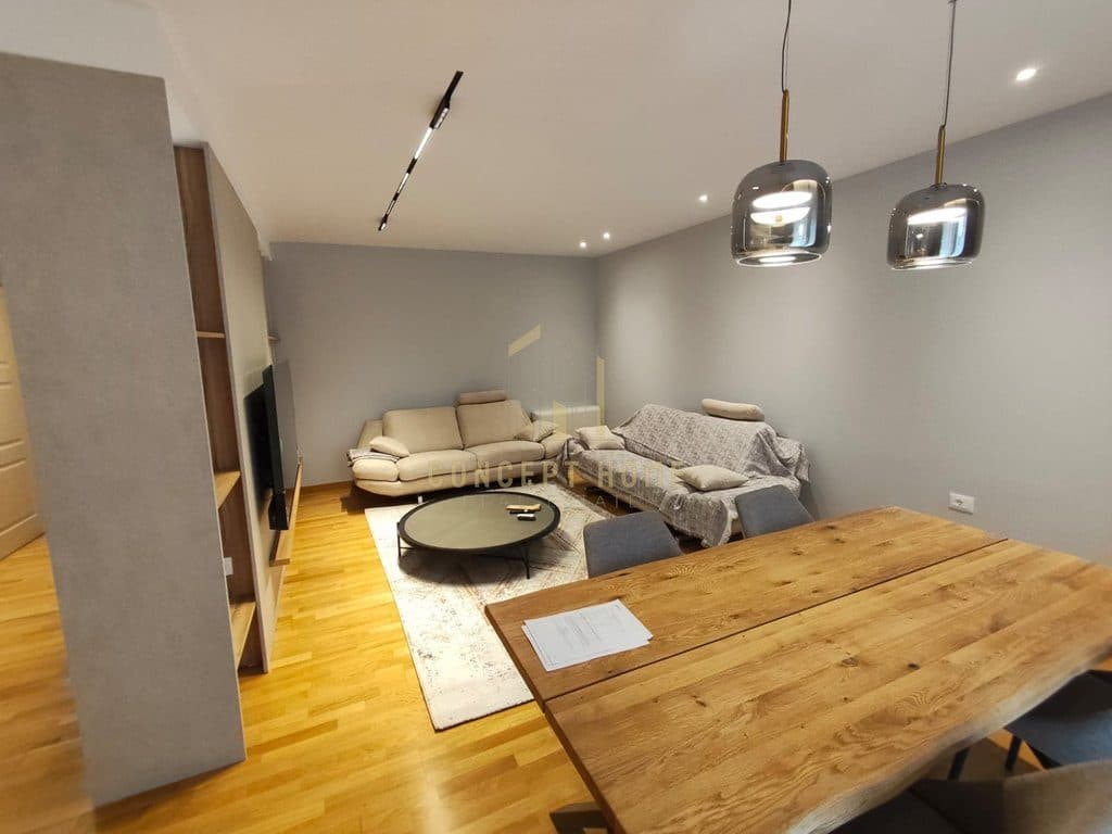 Jepet me qera apartament 3+1+2 tek Liqeni 2