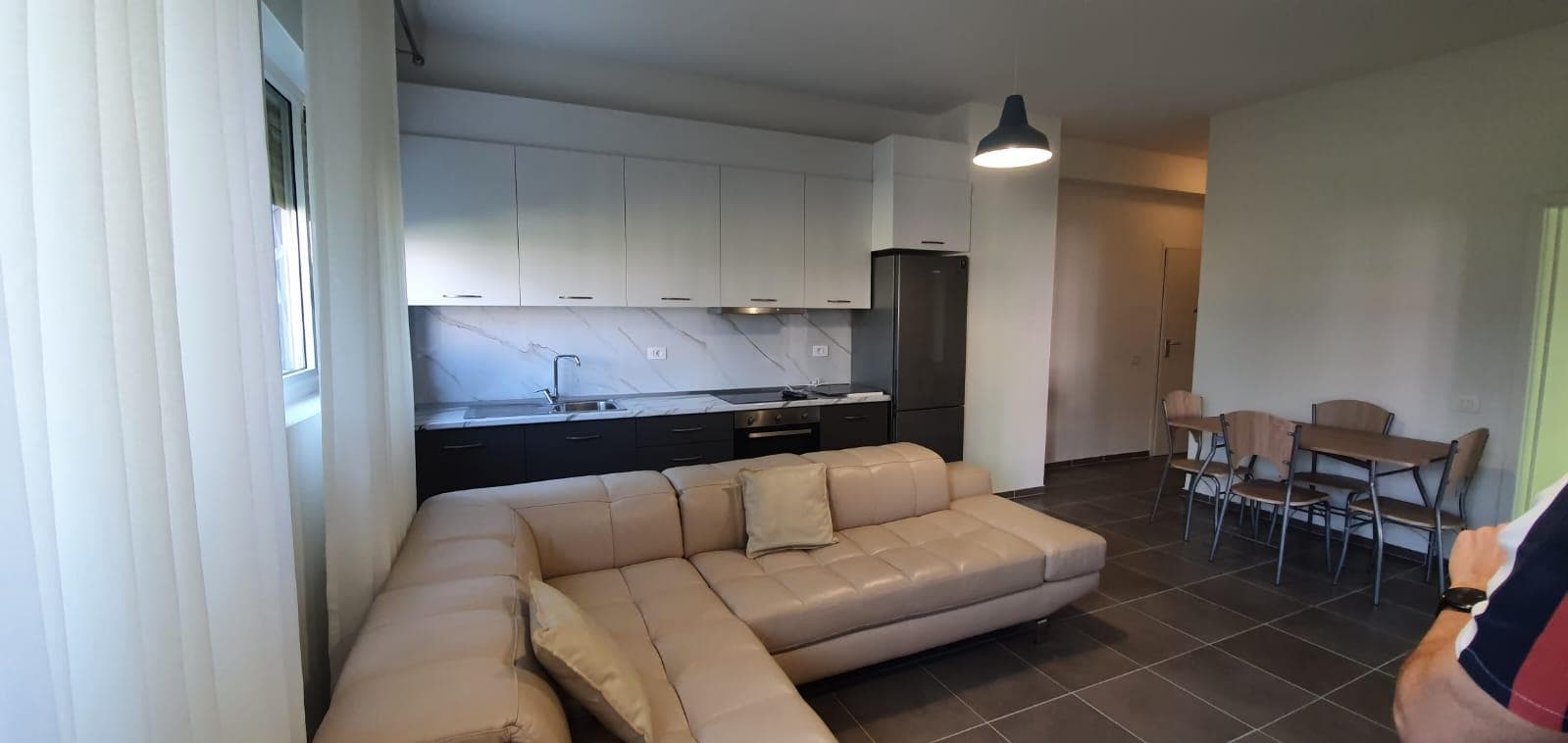 Jepet me qera apartament 2+1 Ne Ali Dem (Mangalemi) 3