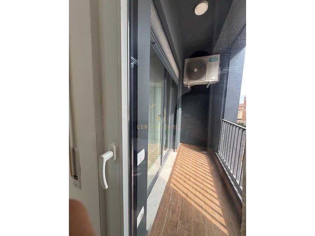 Shitet apartament 2+1 tek Rruga e Kavajes 3