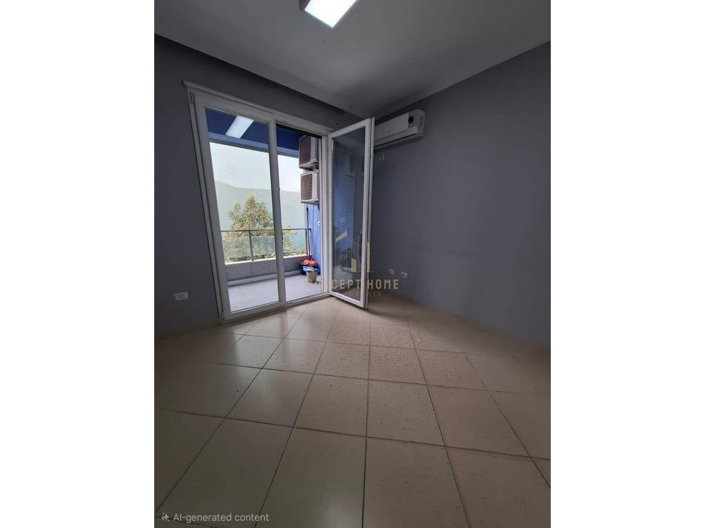 Zyrë 2+1 Me Qira në Qendër të Tiranës - 700€ | 93 m² 3