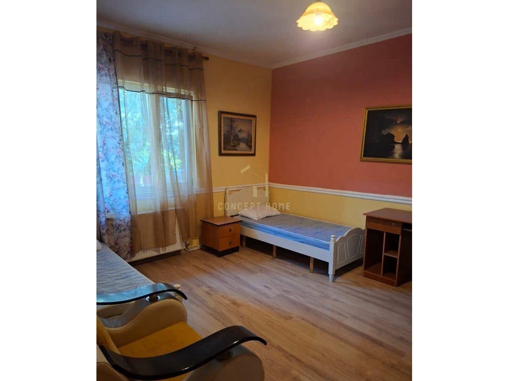 Jepet me qera shtepi private 2+1 ne Komunen e Parisit.