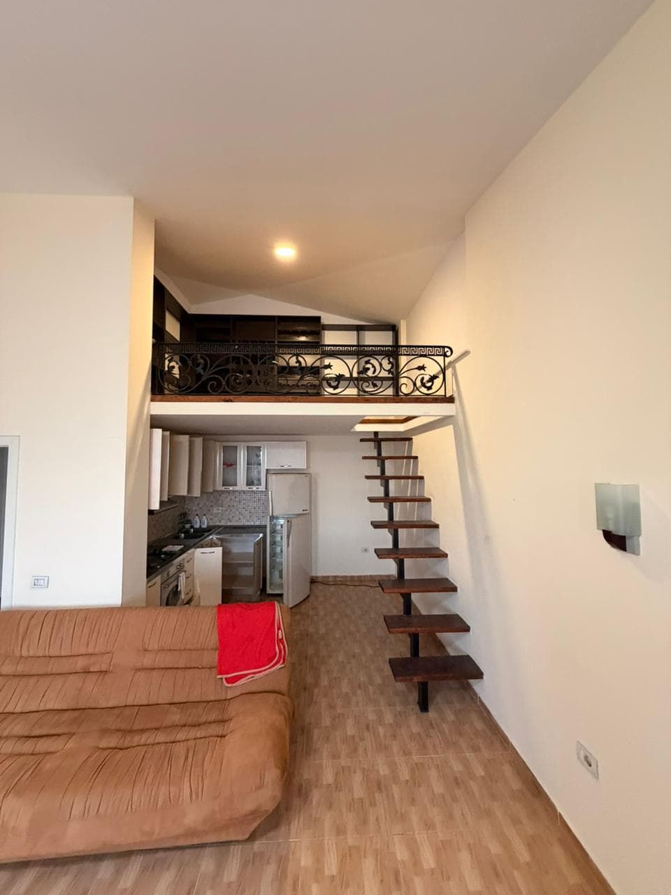 Apartament 2+1+2 Për Shitje në Fresk, Tiranë - 175,000€ | 152 m² 3