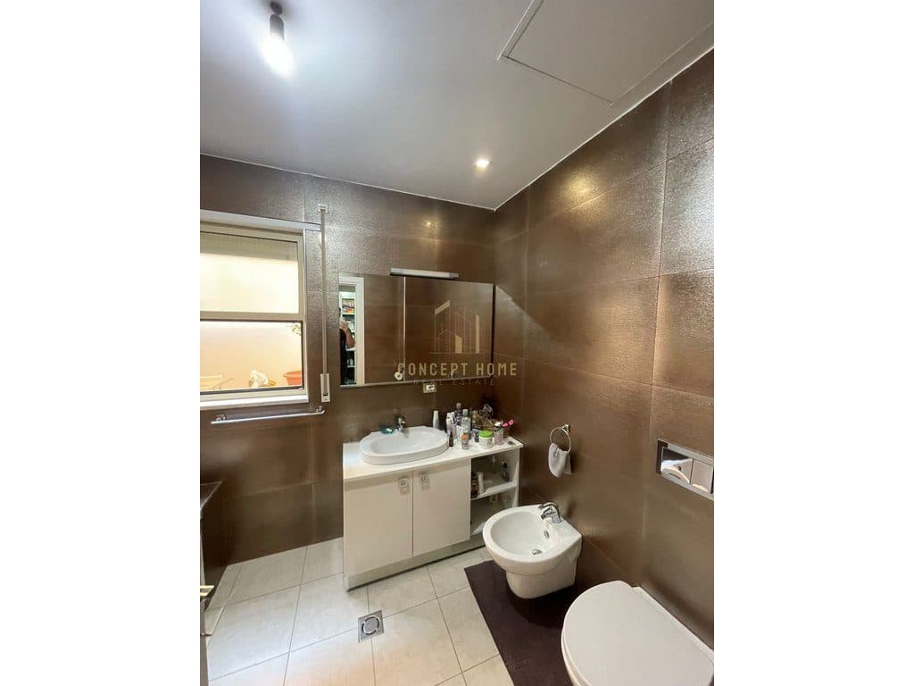 Apartament modern në shitje – Komuna e Parisit, Tiranë 3