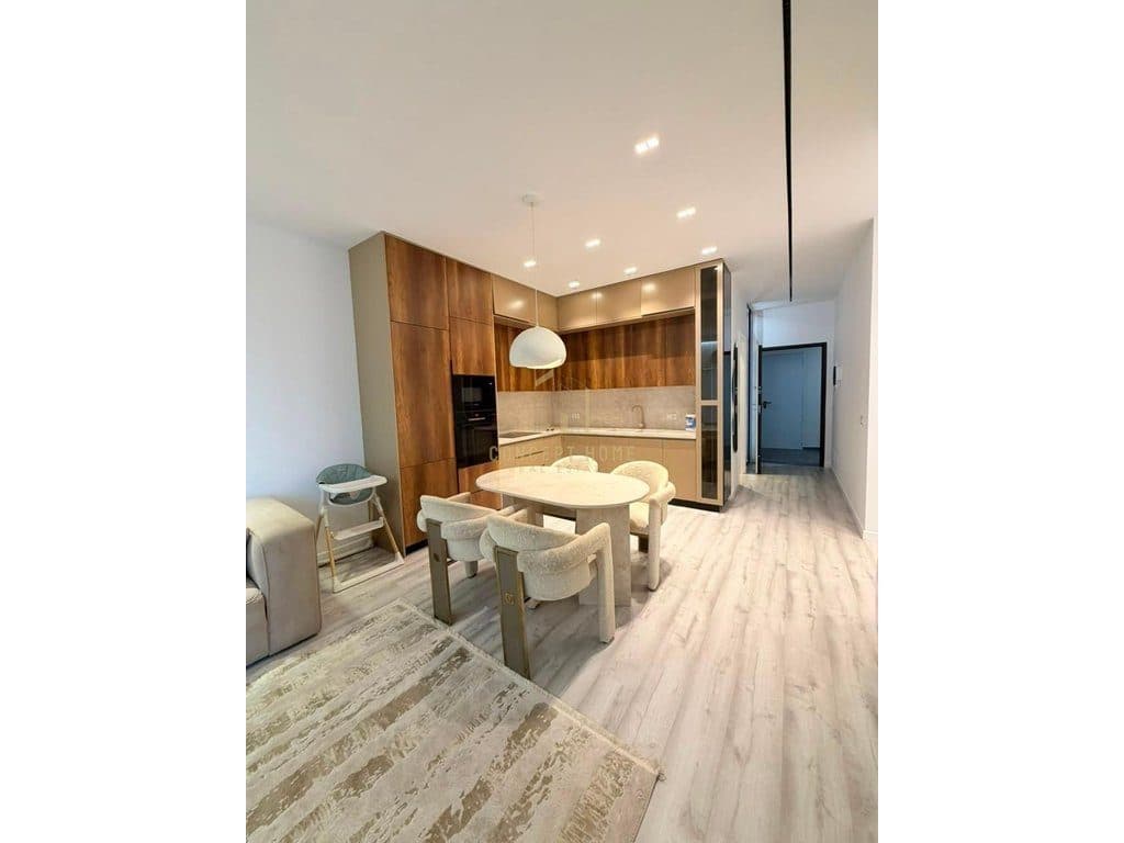 Jepet me qera apartament 2+1 tek