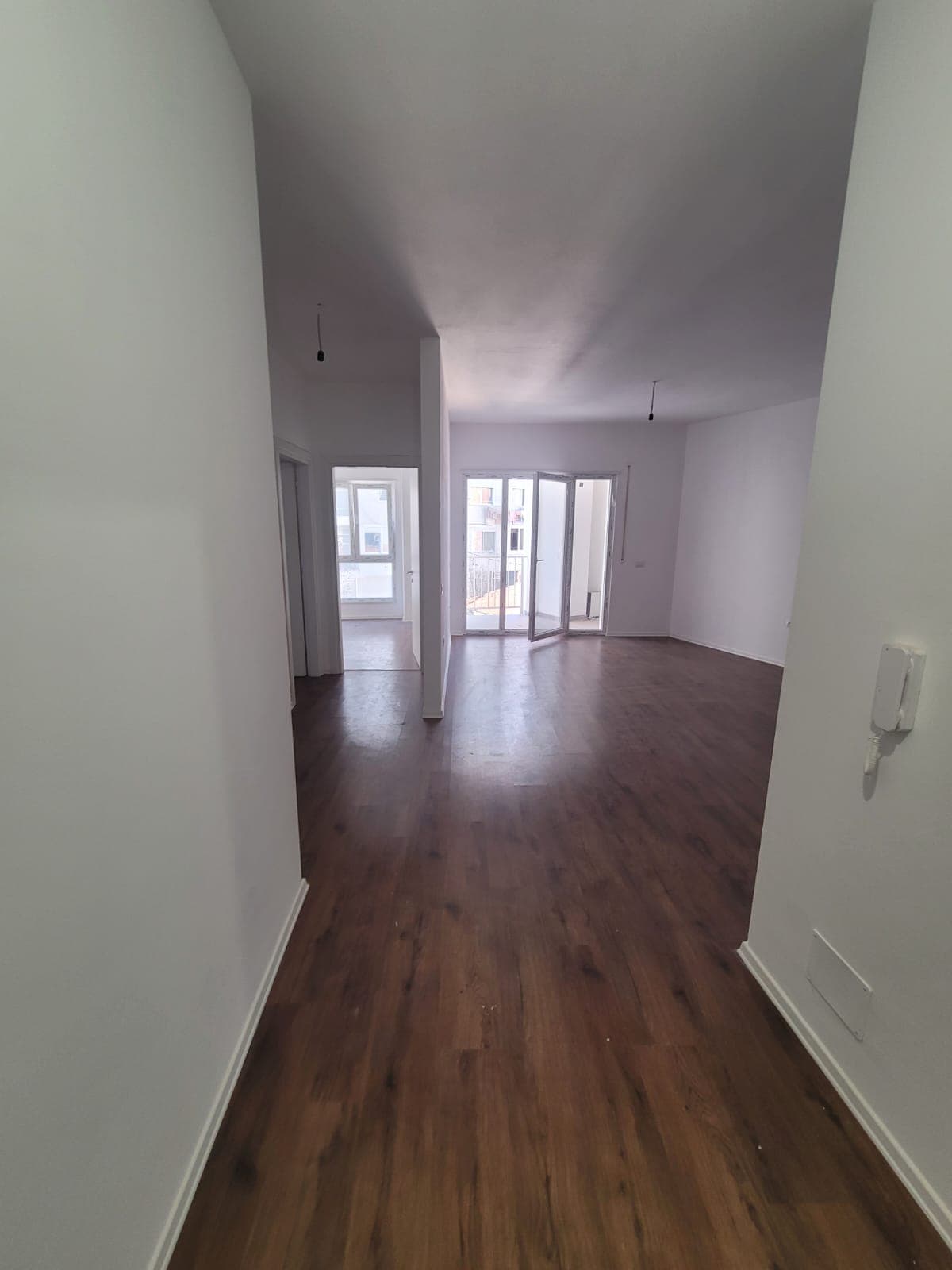 Shitet apartament 2+1 Rruga e Barikadave / 217.350 Euro