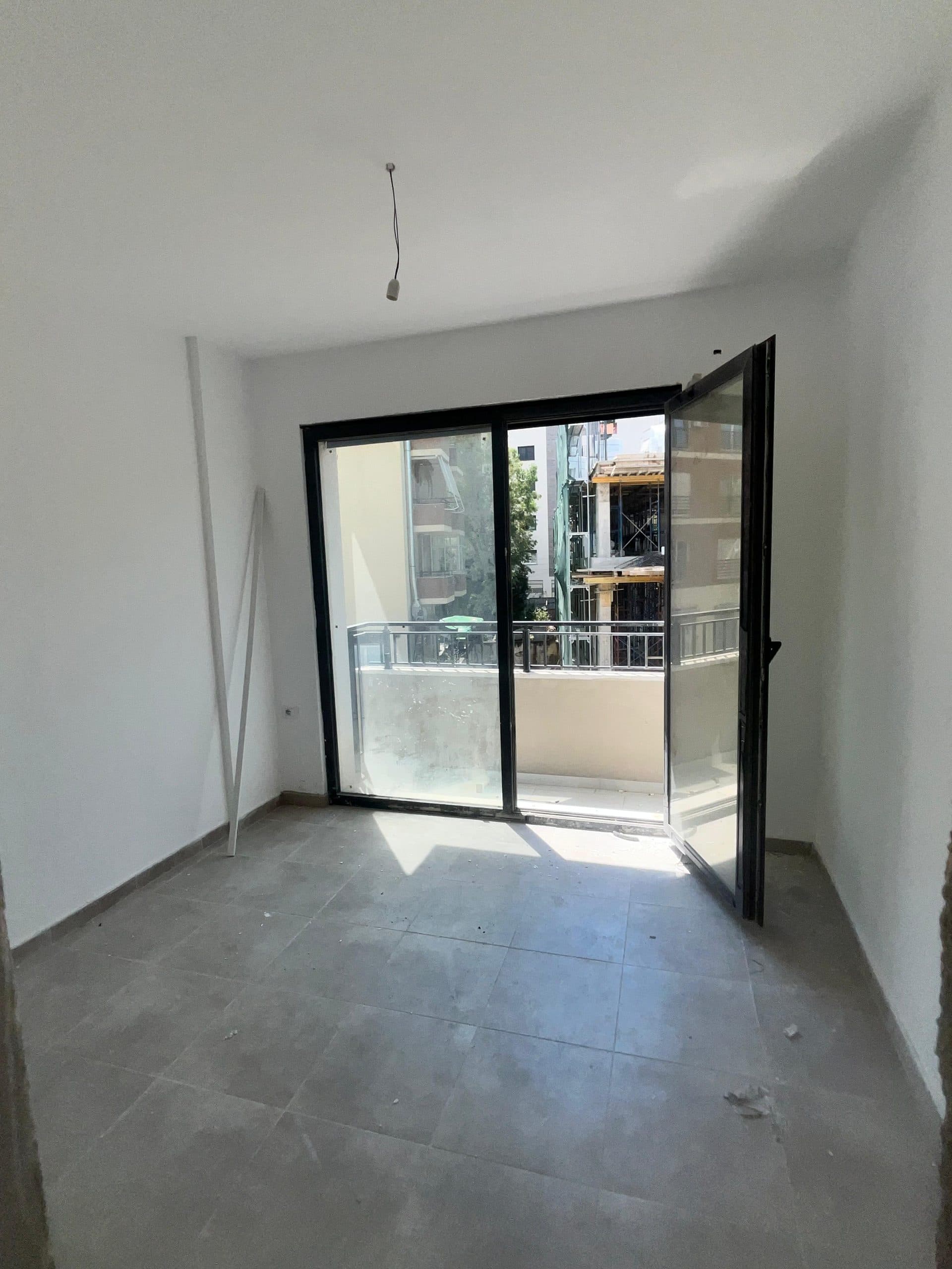 Jepet me qera apartament 3+1+2 Te Liqeni i Thate