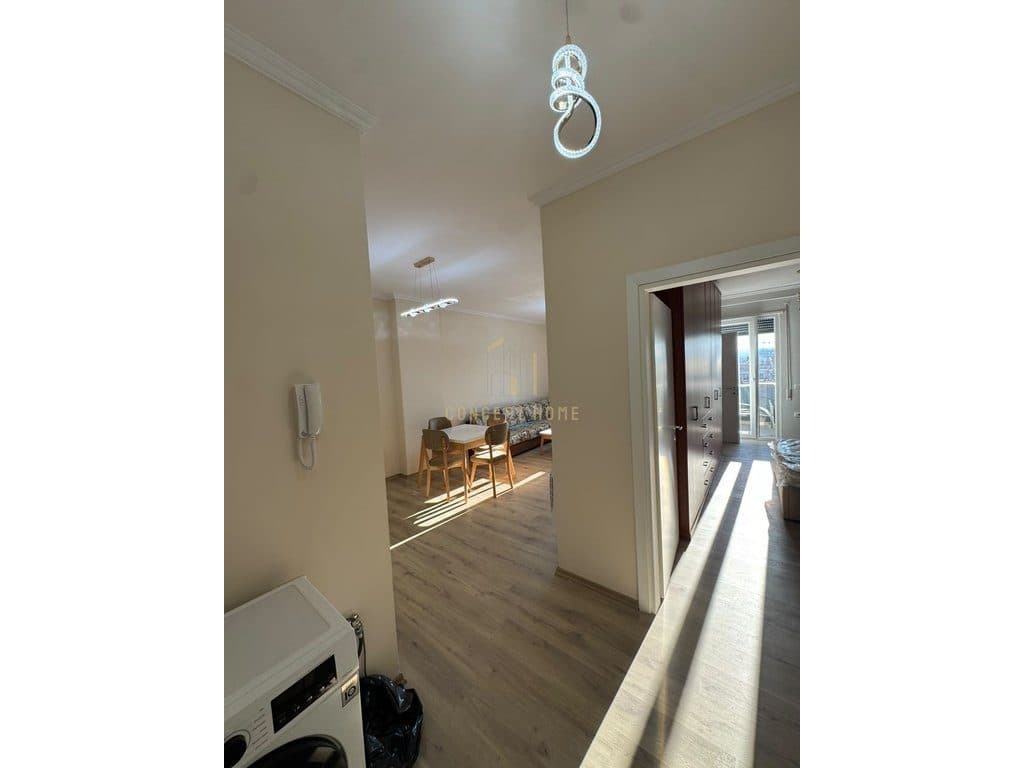 Jepet me qera Apartamenti 1+1 ne 5-Maj 2