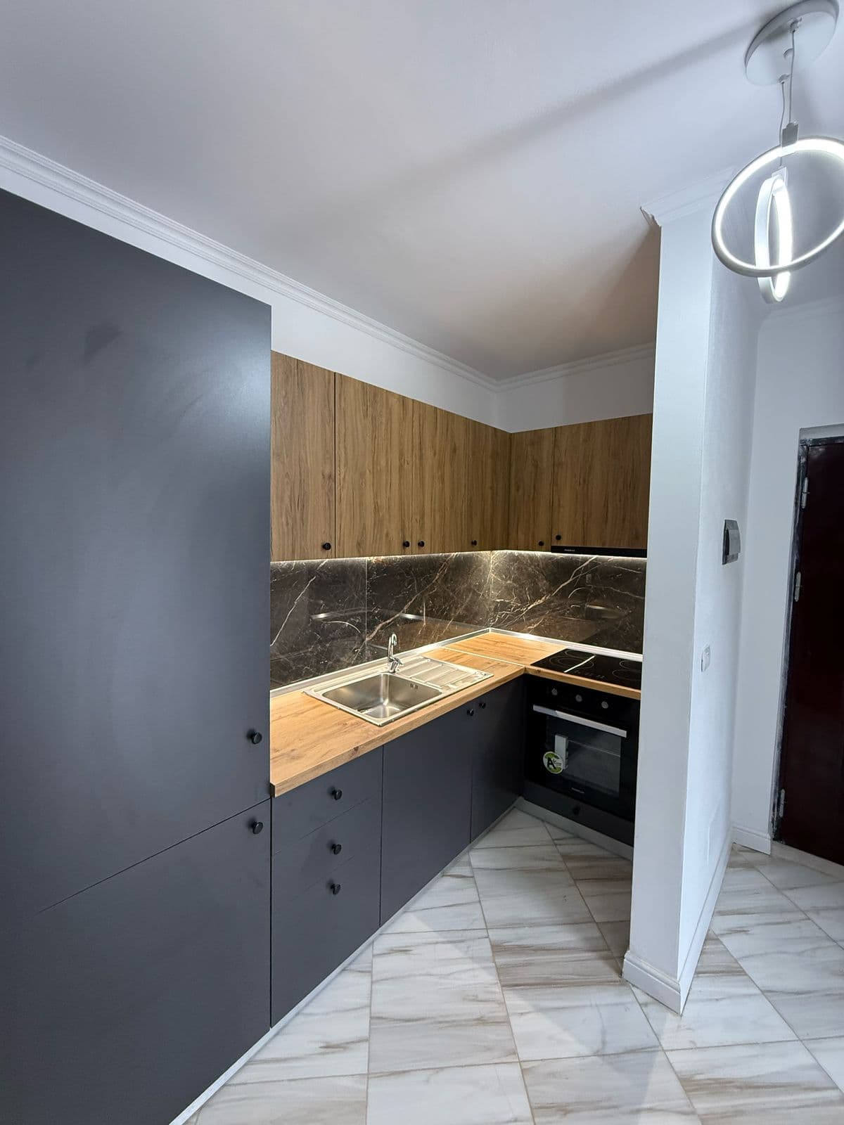 Shitet apartament te Shkembi i Kavajes 3