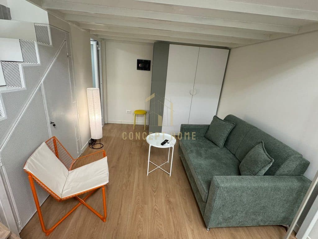 Jepet me qera apartament duplex ne Qytet Studenti 3