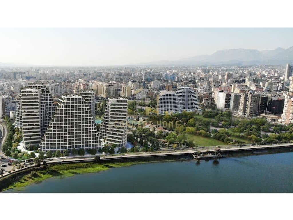 Shitet Apartament 3+1+2 + depo + verande tek Lake View Residence , Liqeni Artificial