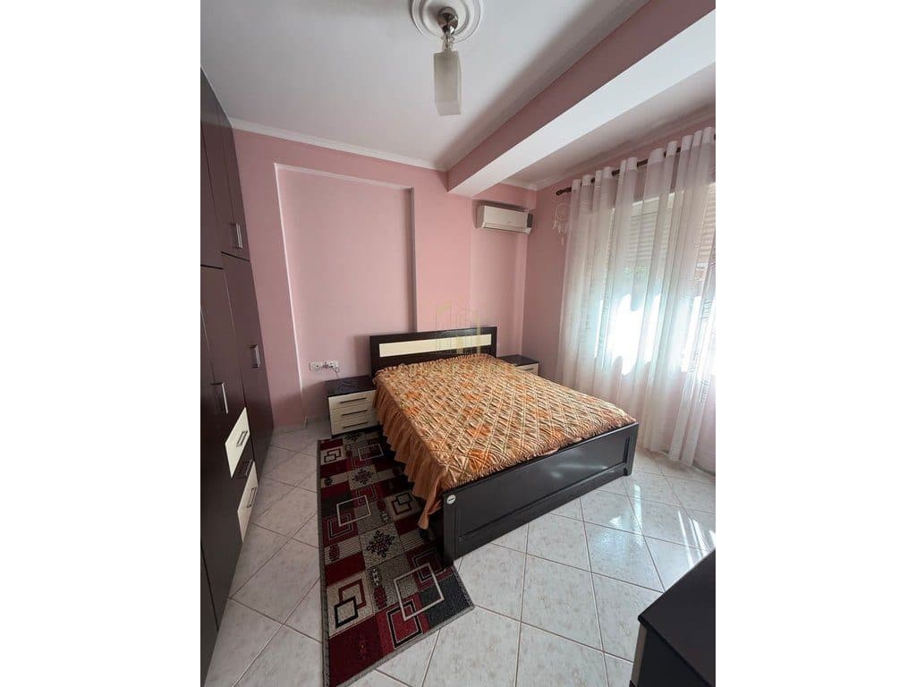 Shitet apartament 1+1 tek Kodra e Diellit 3