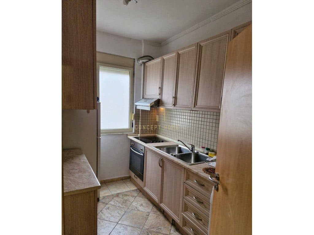 Jepet me qera apartament 2+1 tek Rruga Kosovareve. 3