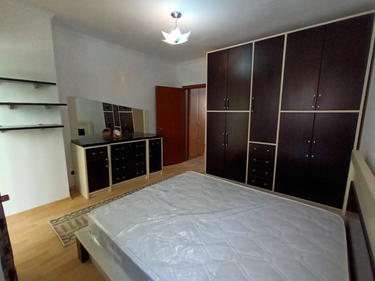 ? Apartament në shitje – Komuna e Parisit 3
